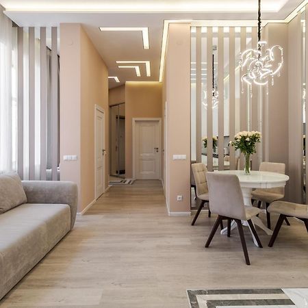 Royal Stylish Apartment In The Old City Lviv Exterior photo
