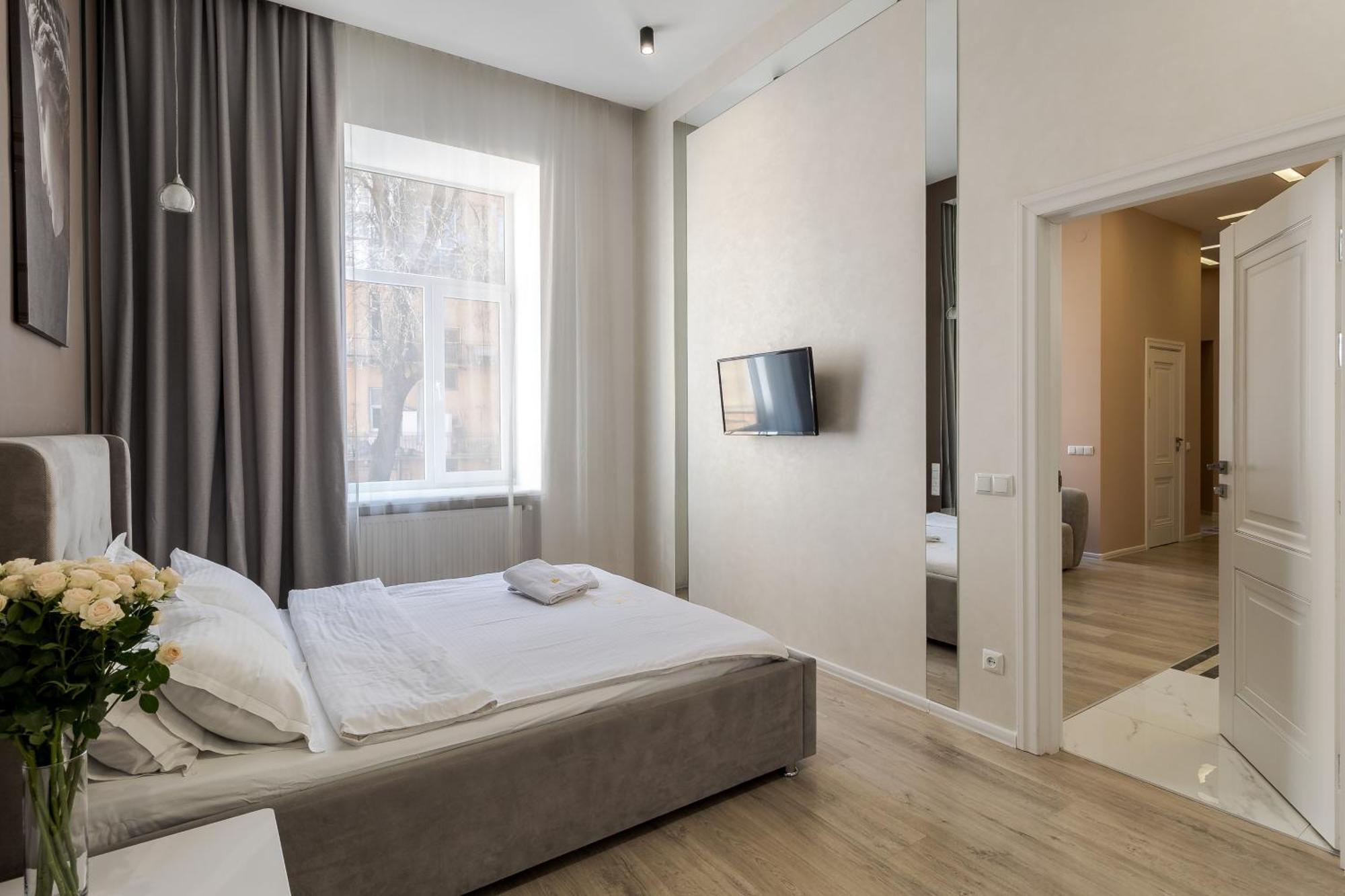Royal Stylish Apartment In The Old City Lviv Exterior photo