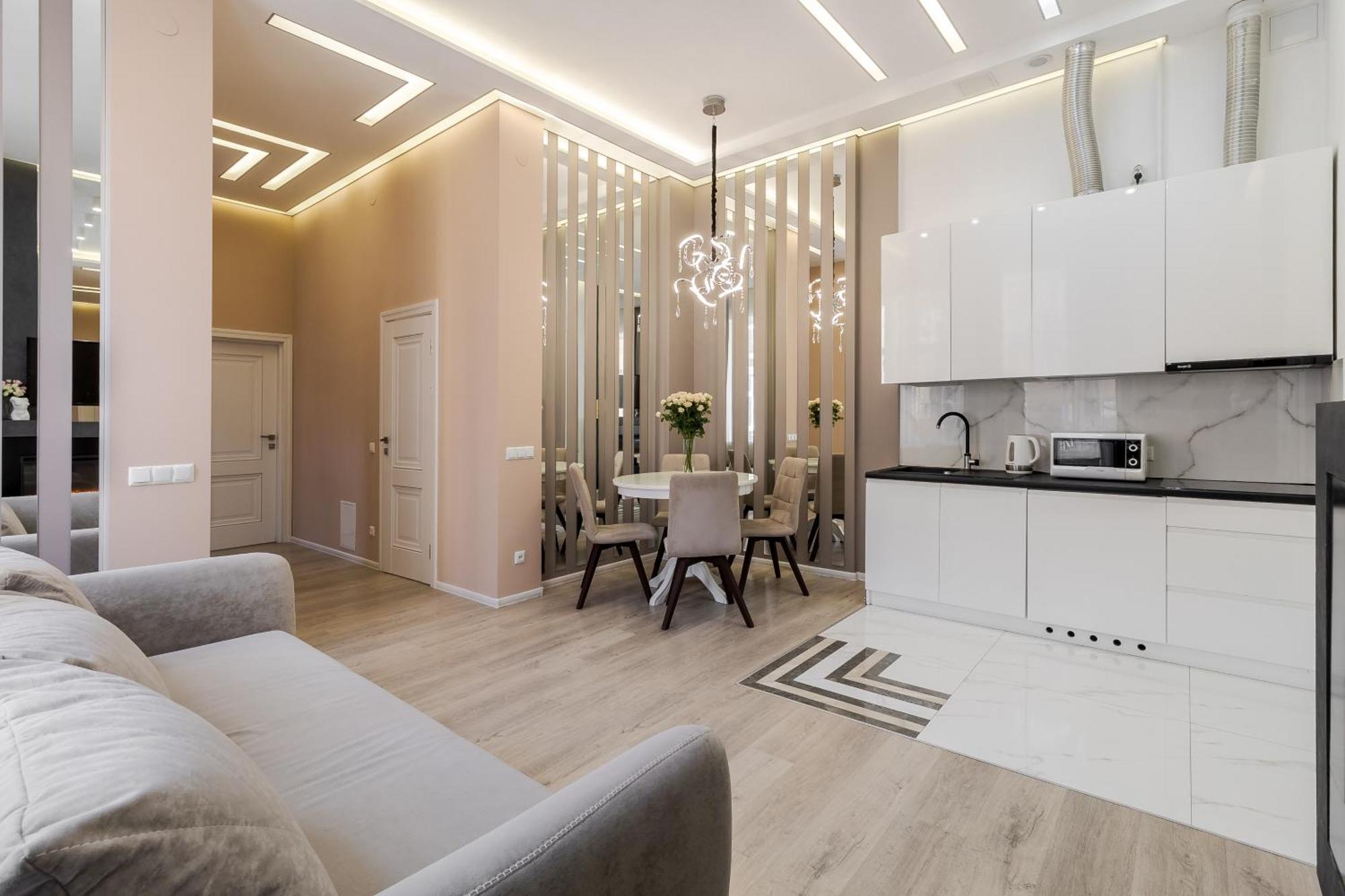 Royal Stylish Apartment In The Old City Lviv Exterior photo