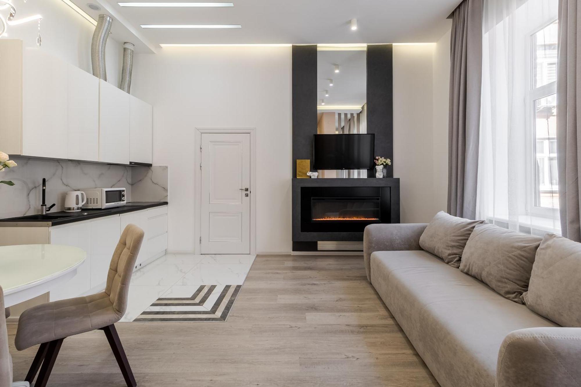 Royal Stylish Apartment In The Old City Lviv Exterior photo