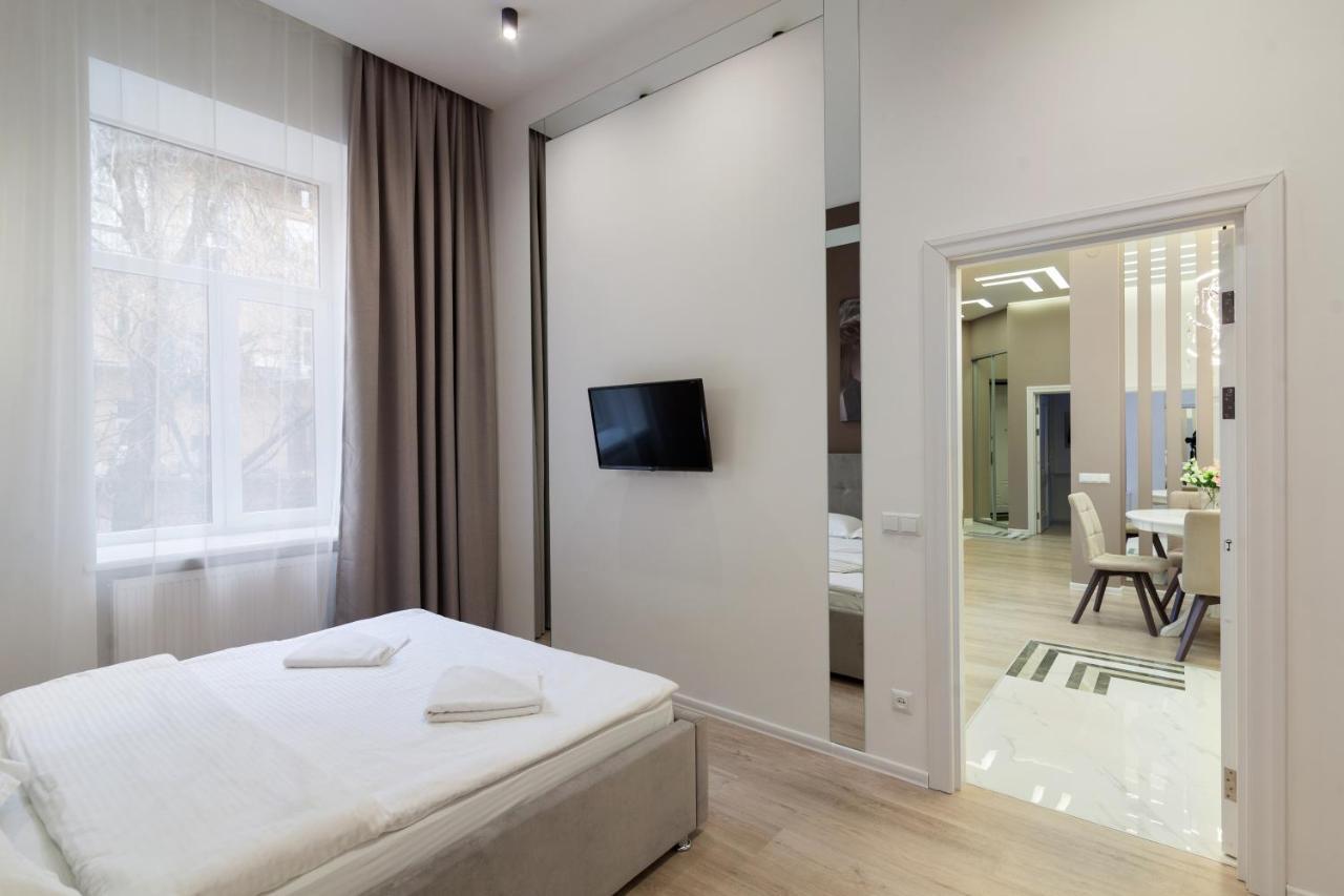 Royal Stylish Apartment In The Old City Lviv Exterior photo
