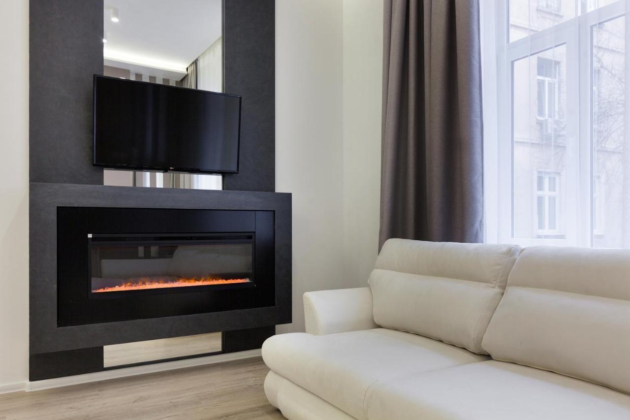 Royal Stylish Apartment In The Old City Lviv Exterior photo