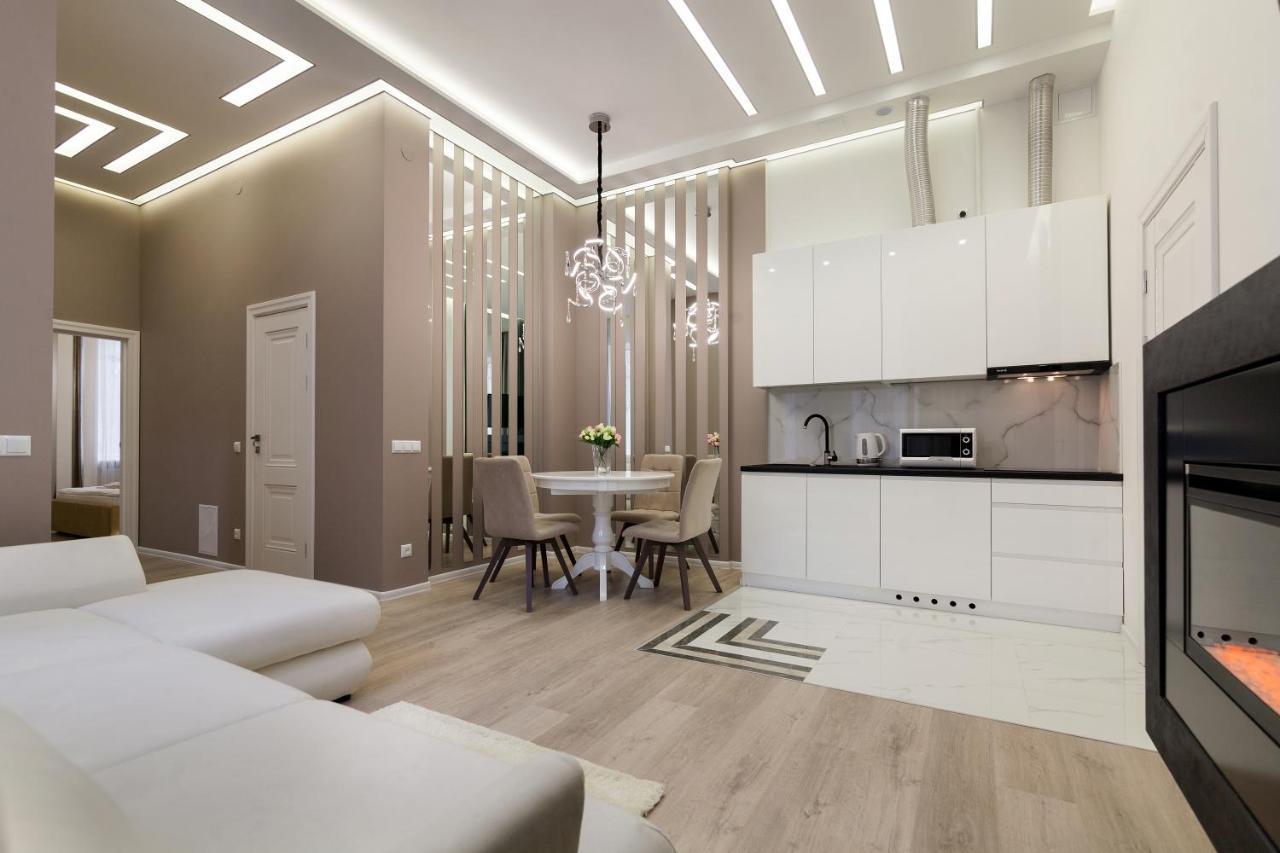 Royal Stylish Apartment In The Old City Lviv Exterior photo